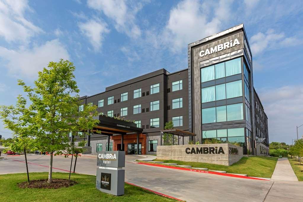 Cambria Hotel Austin Airport Exterior photo